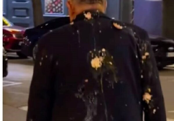 pogođen jajima niš